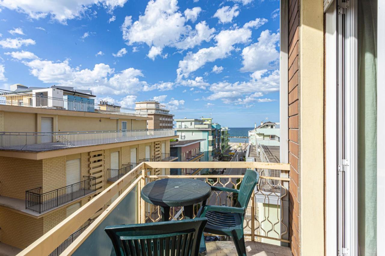 בלריה-איגאה מרינה Residence & Suites מראה חיצוני תמונה