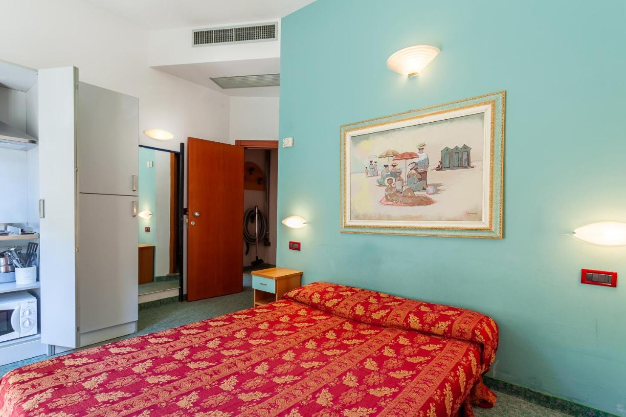 בלריה-איגאה מרינה Residence & Suites מראה חיצוני תמונה