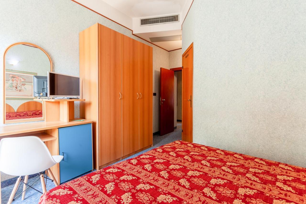 בלריה-איגאה מרינה Residence & Suites מראה חיצוני תמונה