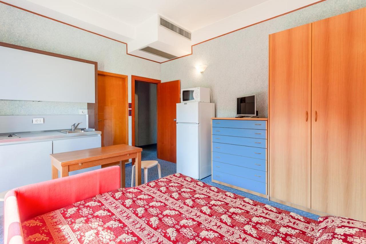 בלריה-איגאה מרינה Residence & Suites מראה חיצוני תמונה