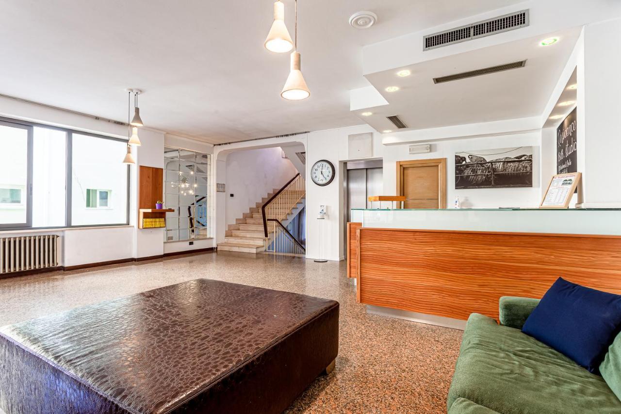 בלריה-איגאה מרינה Residence & Suites מראה חיצוני תמונה