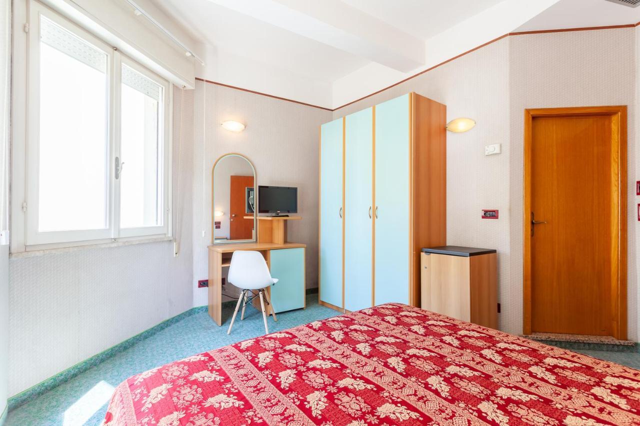 בלריה-איגאה מרינה Residence & Suites מראה חיצוני תמונה