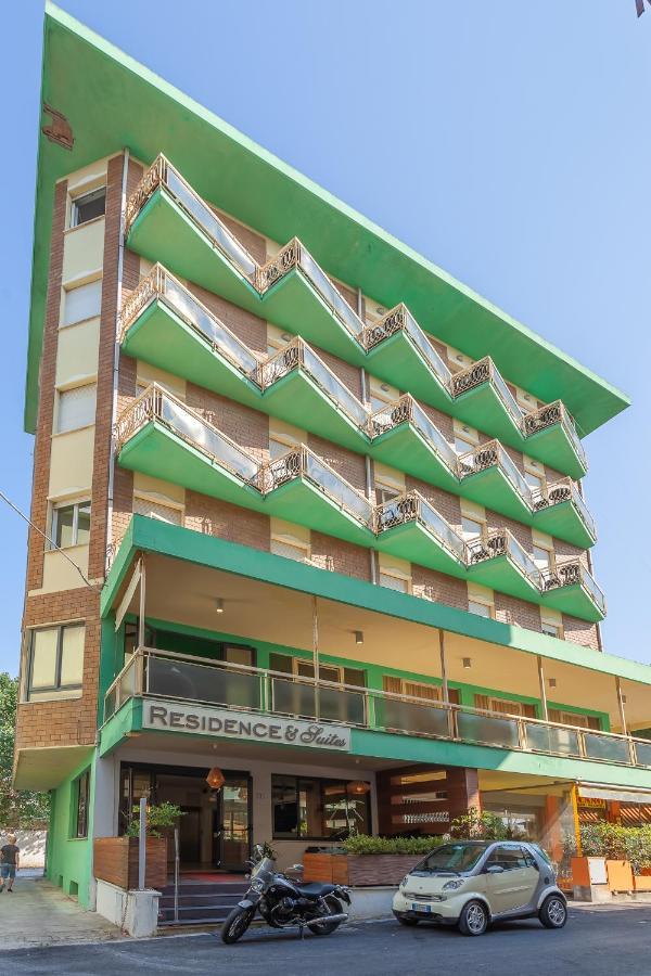 בלריה-איגאה מרינה Residence & Suites מראה חיצוני תמונה