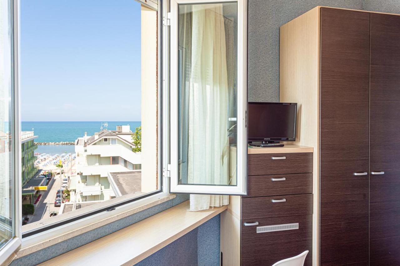 בלריה-איגאה מרינה Residence & Suites מראה חיצוני תמונה