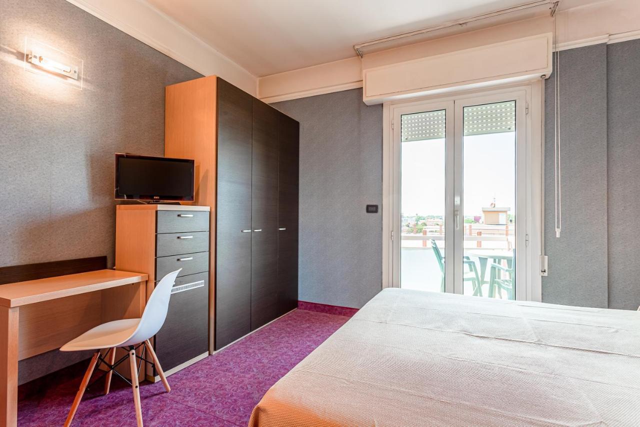 בלריה-איגאה מרינה Residence & Suites מראה חיצוני תמונה