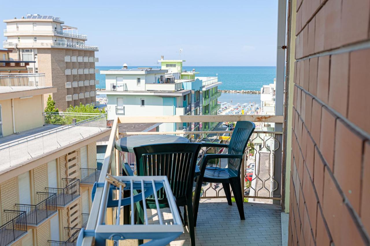 בלריה-איגאה מרינה Residence & Suites מראה חיצוני תמונה