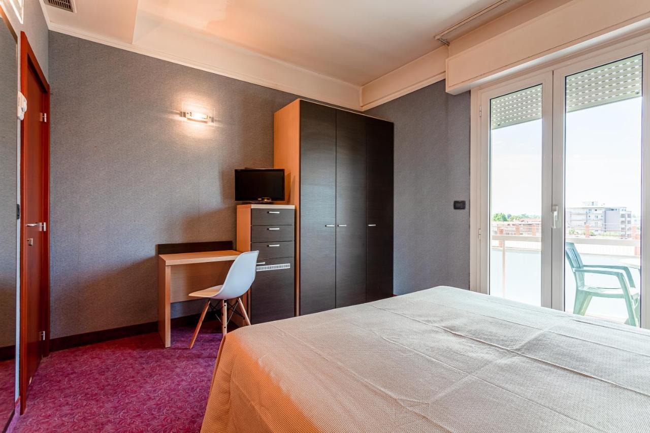 בלריה-איגאה מרינה Residence & Suites מראה חיצוני תמונה