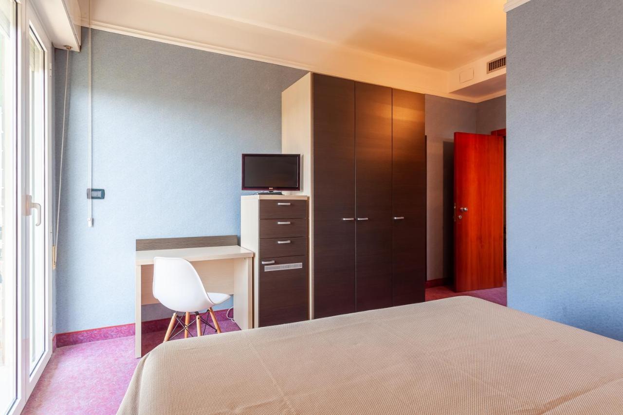 בלריה-איגאה מרינה Residence & Suites מראה חיצוני תמונה