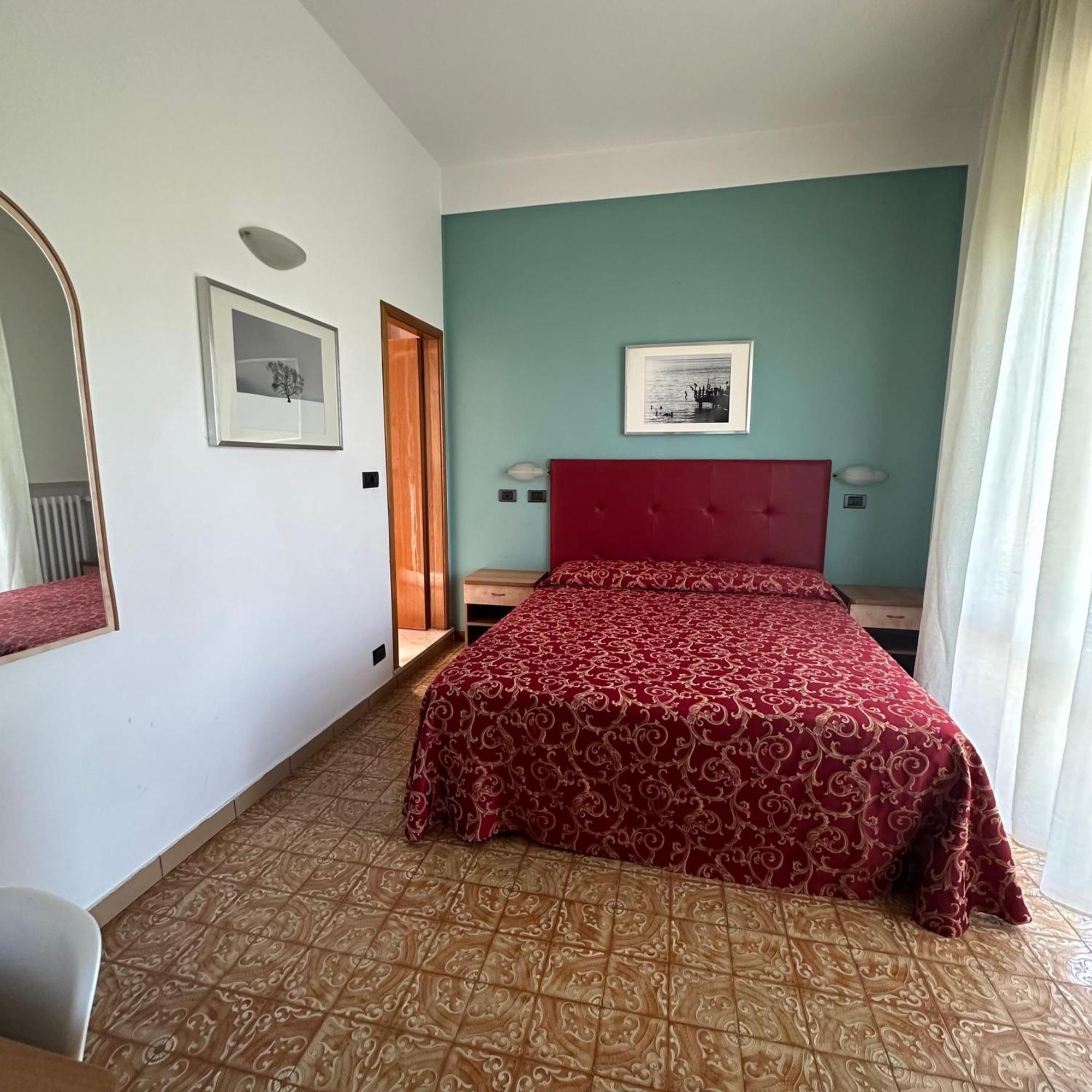בלריה-איגאה מרינה Residence & Suites מראה חיצוני תמונה