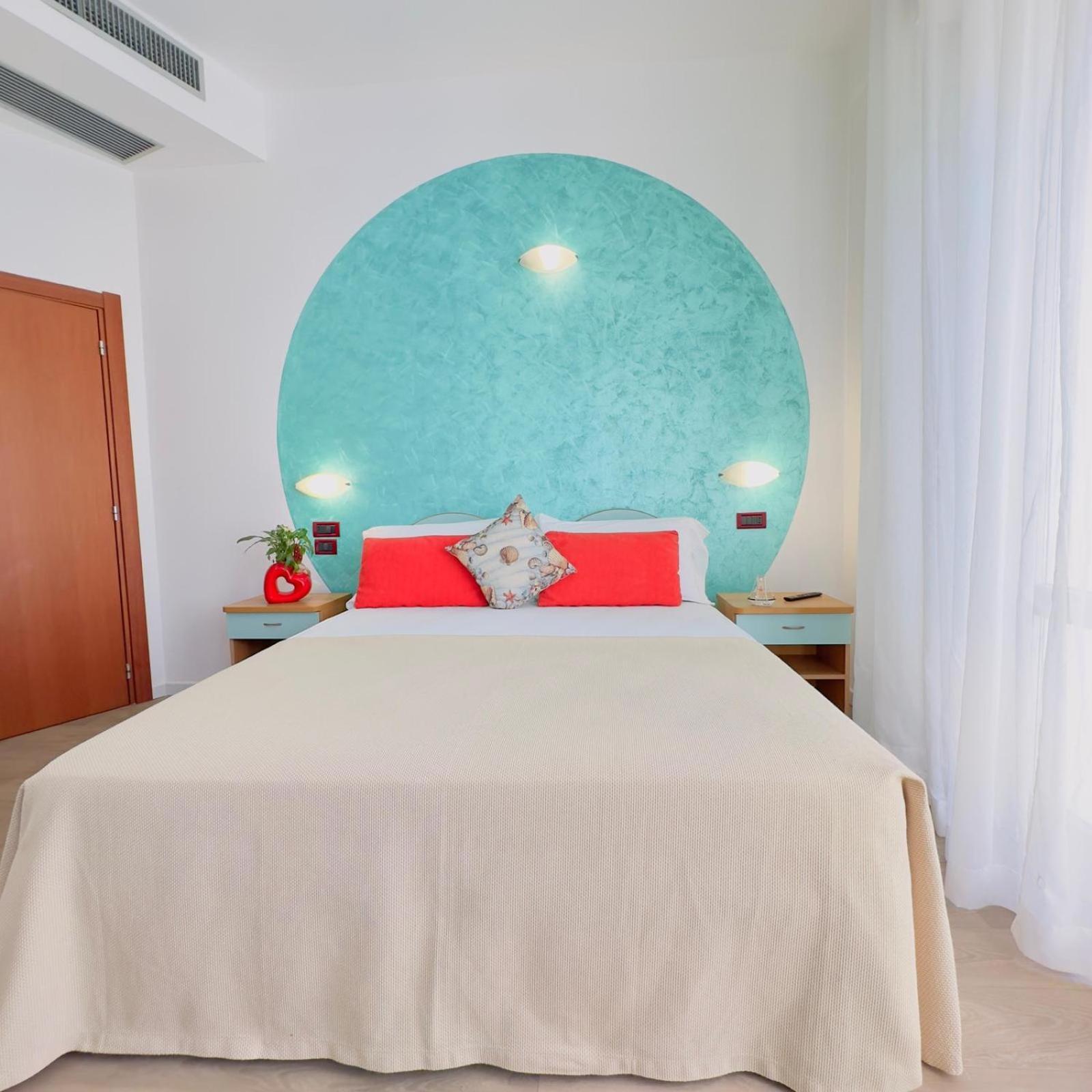 בלריה-איגאה מרינה Residence & Suites מראה חיצוני תמונה